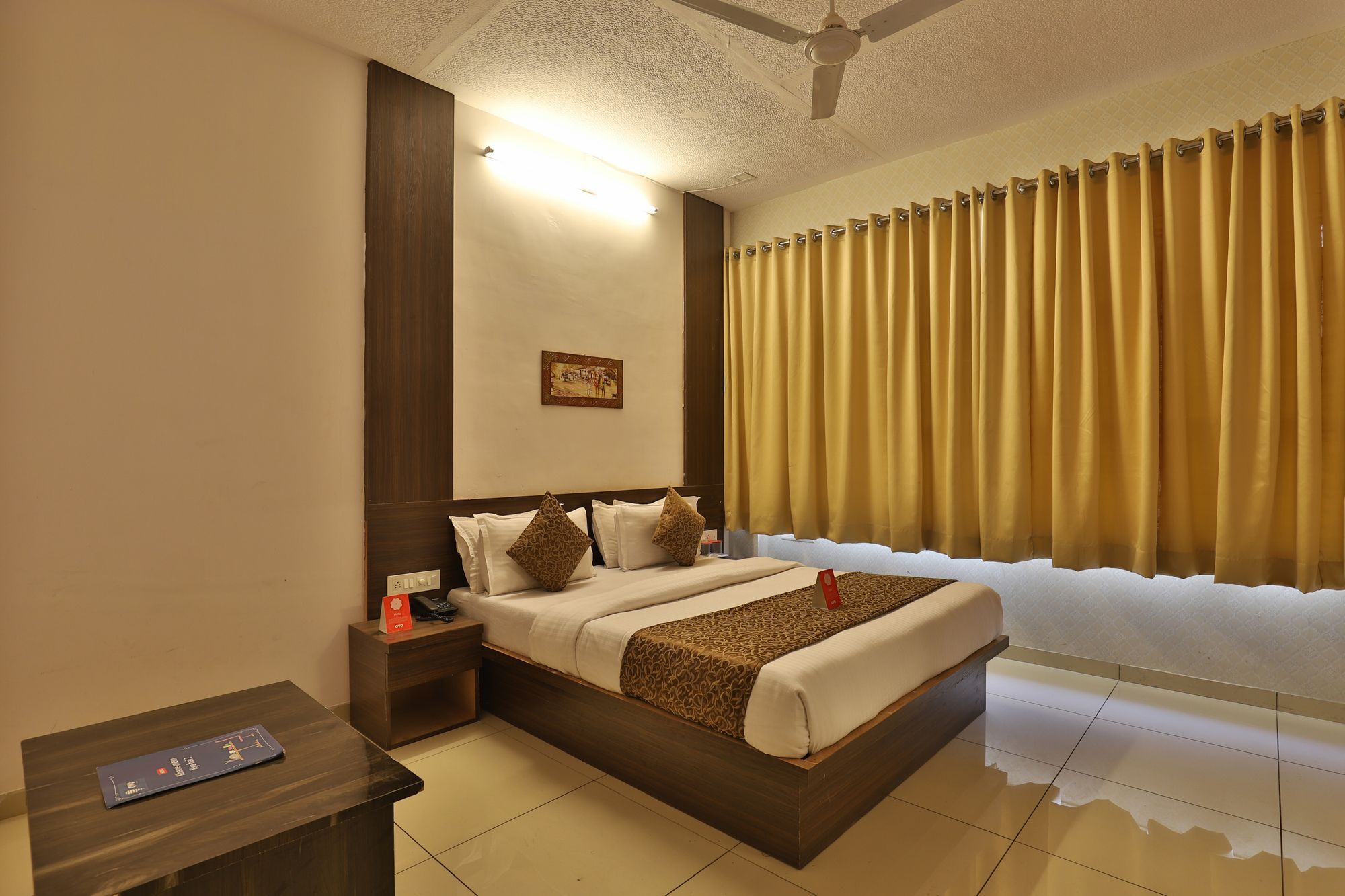 Oyo 11649 Hotel Mahima Gandhinagar Exterior foto